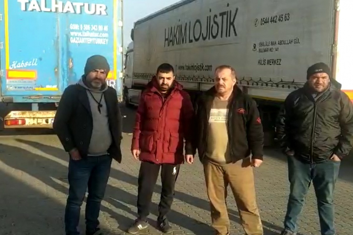 Türk tırcılar, Ukrayna’da mahsur kaldı: ‘Açlıktan birbirimizi yiyeceğiz’